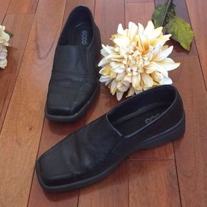 Ecco Black Loafer Style Shoes Size 38